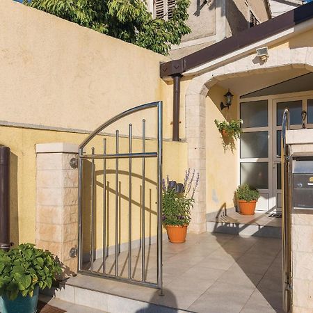 Nice Home In Sibenik With Kitchen Luaran gambar